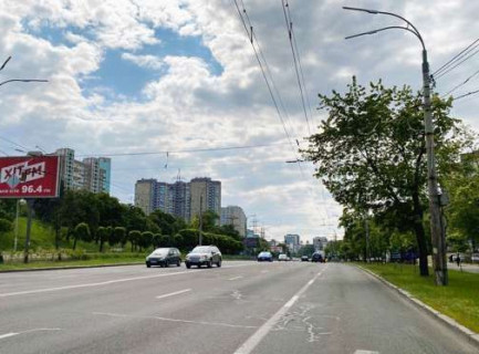 Prismatron, Prism B in Kyiv, 3x6  Європейського Союзу просп., 6 (на роздільнику) - 656426 Photo 1