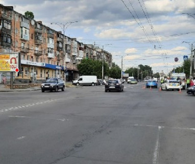 Scrolller, Scroll B in Vinnytsia, 2.3x3.14  Коцюбинського просп., 30 - 663432 Photo 1