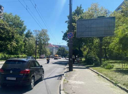 Prismatron, Prism A in Kyiv, 3x6  Кирилівська вул. (Фрунзе вул.), 131 - 654469 Photo 1