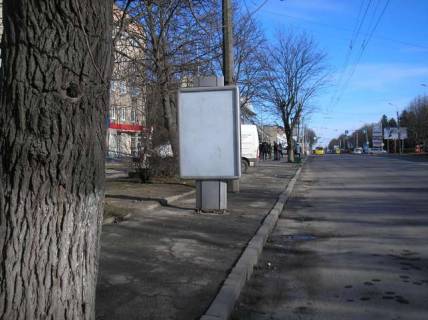 Backlight B in Lutsk, 1.2x1.8  Rivnen's'ka st., 85 Photo 1