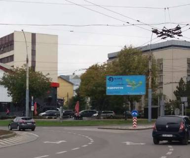 Billboard A in Chernivtsi, 3x6  Nezaleznosti prosp. - Geroiv Majdanu st. Photo 1