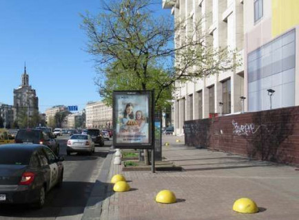 Scrolller, Scroll A in Kyiv, 1.2x1.8  Хрещатик вул., 16 ("Юнітрейд", "Райффайзенбанк") - 651075 Photo 1