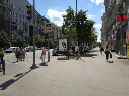 Citylight A in Kharkiv Rozi Luksemburg pl. (Pavlivs'ka pl.), 7 (No1) Photo 1