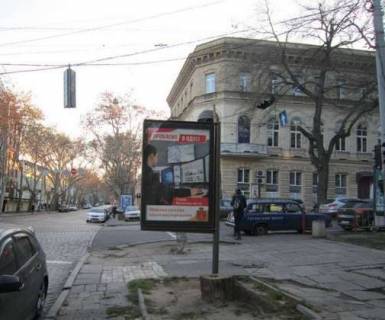 Citylight B in Odessa, 1.2x1.8  Puskins'ka st., 20 - Zukovs'kogo st. Photo 1