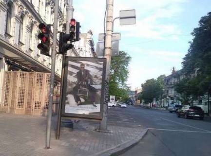 Citylight B in Odessa, 1.2x1.8  Grec'ka st., 21 - Risel'evs'ka st. Photo 1