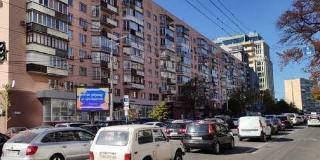 Video Billboard + in Kyiv, 2.3x3.14  Velika Vasil'kivs'ka st., 102 (TT 4.8 676h468) - 390481 Photo 1