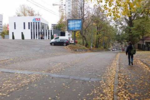 Scrolller, Scroll A in Kyiv, 2.3x3.14  Загорівська вул., 17/21 - 44665 Photo 1