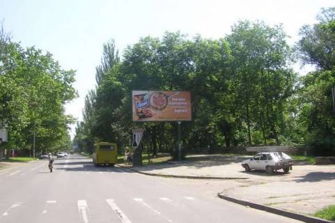 Billboard A in Kherson, 3x6  Nebesnoi sotni st. (40-ricca Zovtna st.) - Tiraspol's'ka st. Photo 1