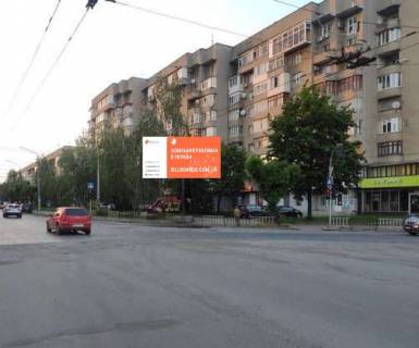 Billboard A in Chernivtsi, 3x6  Golovna st. - Ckalova st. Photo 1