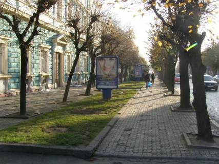 Citylight B in Chernivtsi вул. Героїв Майдану, 3, перехрестя з вул. Кафедральною Photo 1