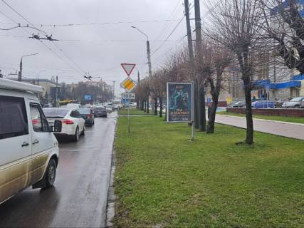 Citylight A in Chernivtsi вул. Героїв Майдану, 71 ТЦ Майдан Photo 1