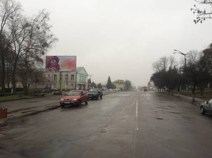 Billboard B in Radomyshl RADOMISL'̱. SOBORNA PLOSA. BAZAR centr, avtostancia, naproti univermag (z "Sil'po"-200m) v centr B Photo 1