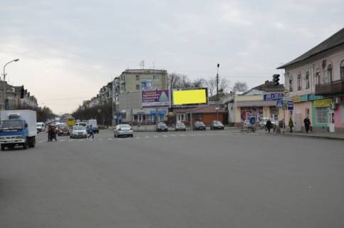 Prismatron, Prism A in Berdychiv, 3x6  Evropejskaa st., 10a  (Zolotoj lev) - 48559 Photo 1