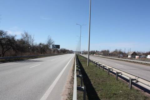 Billboard B in Zhytomyr, 3x6  trasa Kiiv-COP  M-06 124+980(livo) s. Berezino Photo 1