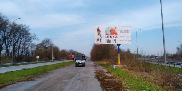 Billboard B in Zvyagel, 3x6  V'izd v Novograd,zi storoni Zitomira, napramok na m.Rivne Photo 1