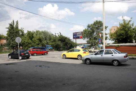 Billboard B in Khmelnitsky, 3*6  perehresta st.Pribuzzkaa - st.Grusevs'kogo. nepodalik: "Epicentr", supermarket "Tavria V", "Sil'po", TRC "Oazis", central'nij rinok, elitna zabudova "Nabereznij kvartal", "Atlant" (centr) Photo 1