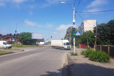 Billboard A in Khmelnitsky, 3*6  perehresta st.Pilots'ka - st.Trudova. nepodalik: Supermarket "ATB", STO ATL, meblevij mega market, igraskovij market, AZK "UkrNafta", elitna privatna zabudova Photo 1