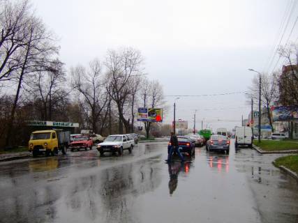 Billboard B in Khmelnitsky, 3*6  perehresta Starokostantinivs'ke sose - st.Pribuz'ka, (sinomontaz). nepodalik: avtostoanka, sinomontaz, AZK, supermarket "Vopak", neprodovol'cij rinok (vid centru) Photo 1