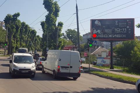 Billboard A in Khmelnitsky, 3*6  st.Zaricans'ka - Starokostantinivs'ke sose. nepodalik: AZS "OKKO", TC "Komfort", ne prodovol'cij rinok, novij zitlovij masiv, Sport-Lend, avtosalon "Ford", "Audi", "Reno", cilodobove "Sil'po" (vid centru) Photo 1
