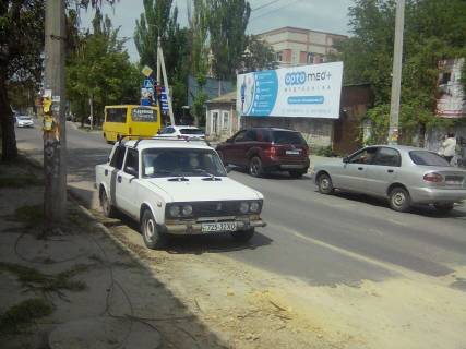 Billboard B in Kherson, 3х6 м.  Pot'omkins'ka st./r-n  Oblasna likarna pravij Photo 1
