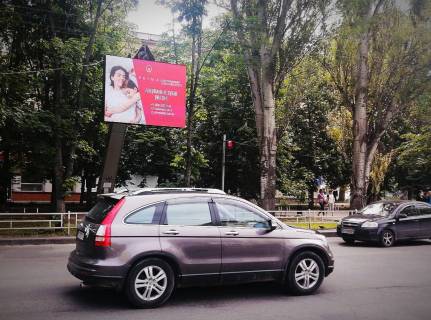 Billboard B in Kherson Usakova av./Maakovs'kogo st. Photo 1