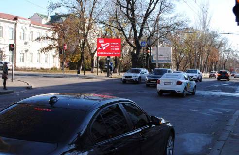 Billboard  in Kherson Usakova av./ Parizs'koi Komuni st. Photo 1