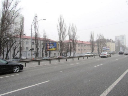 Prismatron, Prism B in Kyiv Берестейский (Перемоги) пр.,120  -в центр (між ст.м.Святошино і ст.м.Житомирська) - 568179 Photo 1