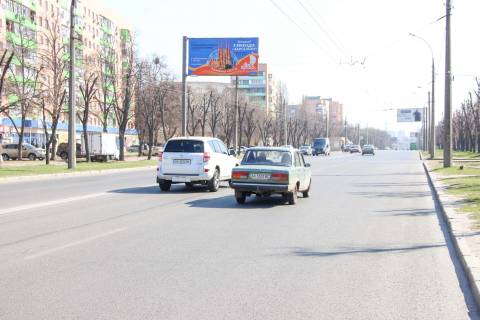 Billboard B in Kharkiv, 3х6  Bajrona (Geroiv Stalingrada) pr-t, 179, z centru Photo 1