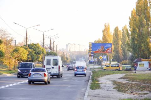 Billboard A in Kharkiv, 3х6  Traktorobudivnikiv pr-t - Tankova st., 88, v centr Photo 1
