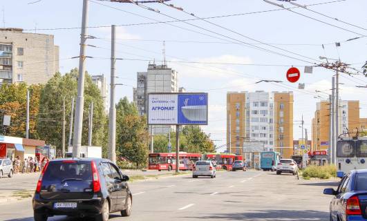 Prismatron, Prism B in Dnipro (Dnipropetrovsk), 3х6  Uvilejnij pr-t, 83, z centru (kolo trolejbusa) - 374377 Photo 1