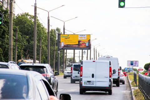 Billboard B in Kharkiv, 3х6  Traktorobudivnikiv pr-t, 92, v centr Photo 1