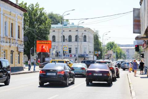 Video Billboard B in Kharkiv, 3,1х2,2  Klockovskaa st. -  Bursackij spusk, v centr - 457675 Photo 1