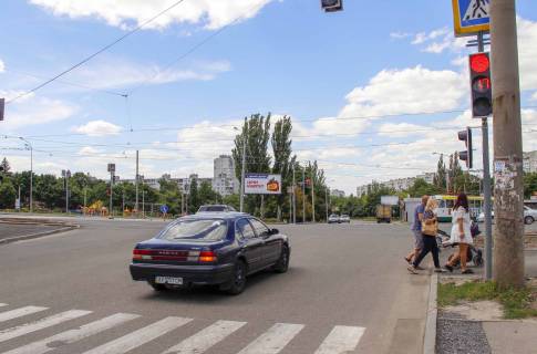 Prismatron, Prism B in Kharkiv, 3х6  Geroiv Praci st. - Traktorobudivnikiv pr-t, v centr - 471446 Photo 1