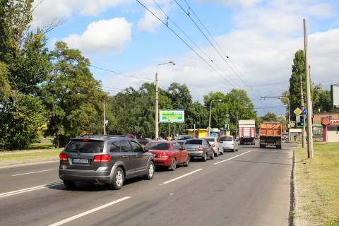 Billboard B in Kharkiv, 3х6  Traktorobudivnikiv pr-t - Losivs'ka st. Photo 1