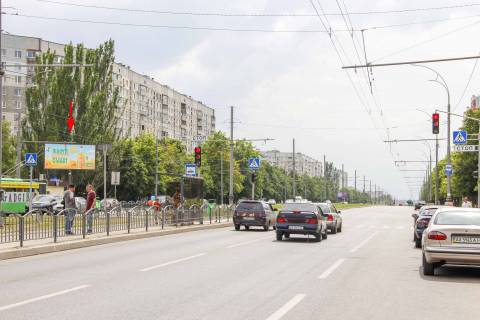 Billboard B in Kharkiv, 3х6  Pobedy pr-t, 70-D, v centr Photo 1