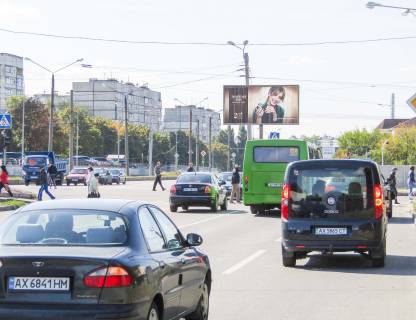 Billboard A in Kharkiv, 3х6  Тракторобудівників пр-т - Валентинівська вул., в центр Photo 1