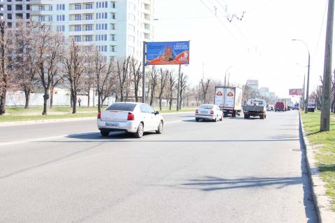 Billboard B in Kharkiv, 3х6  Bajrona (Geroiv Stalingrada) pr-t,165, z centru Photo 1