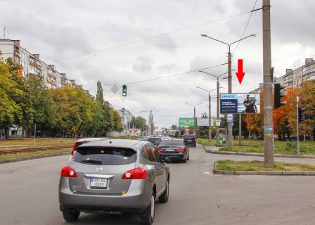 Billboard A in Kharkiv, 3х6  Traktorobudivnikiv pr-t, 65 - Vasila Stusa st., v centr Photo 1