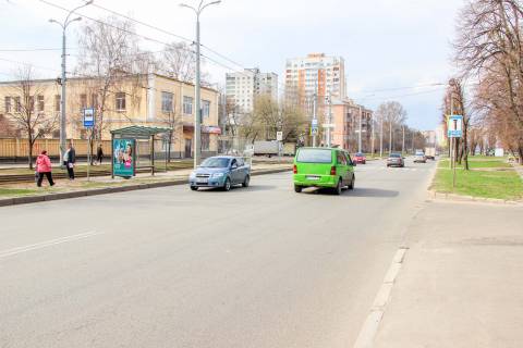 Citylight B in Kharkiv, 1,24х1,84  Plehanivs'ka, 96 (zupinka Dobrovol'civ (Molodoi Gvardii)), v centr Photo 1