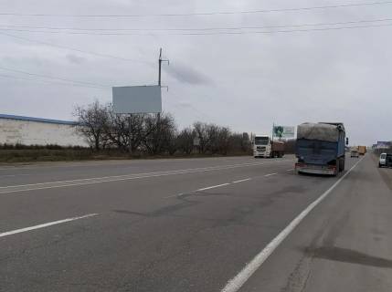 Billboard B in Odessa trasi, 3х6  транспортрухається до двох стовпів, до Авангарду Photo 1