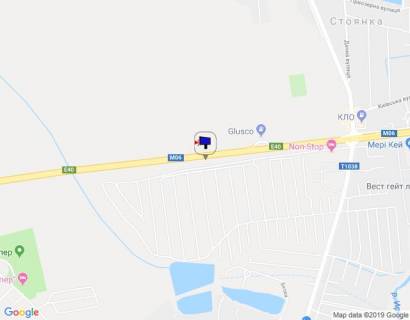 Billboard A in Parking s. Stoanka, trasa M-06 Kiiv-Cop (Zitomir), km 22+575 livo, 375m do AZS GLUSCO, 700m do AZS KLO, pered rozv'azkou na Irpin', Bilogorodku  scheme