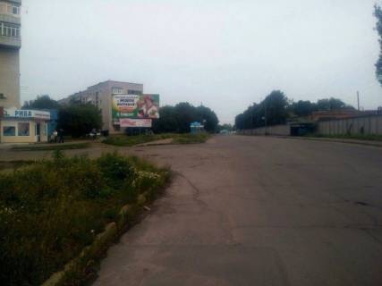 Billboard B in Uman m. Uman', st. Zaliznicna, bila PrivatBanku, navproti avtobusnoi zupinki, za 320m do povorotu na st. Nezaleznosti, cerez 175m pisla povorotu na provulok Izakevica ta 250m pisla pocatku st. Energeticna Photo 1