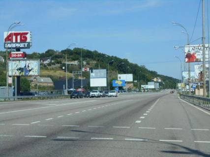 Billboard B in Lisniki (Ternopil region), 6х3  Dniprovs'ke sose, trasa N-01 "Kiiv-Znam'anka", km 20+750 pravo, cerez 50m pisla povorotu na s. Lisniki ta magazinu ATB, rinok, niz Photo 1
