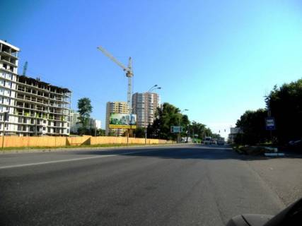 Billboard B in Brovary, 6х3   m. Brovari, st. Kiivs'ka, 261, cerez 40m pisla avtobusnoi zupinki ta magazinu "Varus", cerez 40m pisla zaizdu na rinok, cerez 170m pisla povorotu na st. Vasila Simonenka ta st. Korolenka, za 70m do povorotu do magazinu "ATB", za 145m do AZS Photo 1