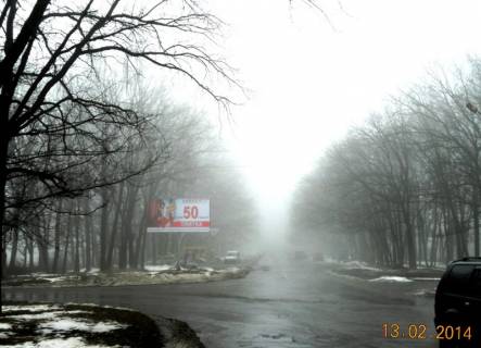 Billboard B in Uman, 6х3  m. Uman', perehresta z st. Zavods'ka ta st. Maksima Zaliznaka, cerez 165m pisla avtobusnoi zupinki, doroga na s. Gorodec'ke Photo 1
