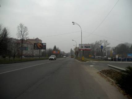 Billboard A in Brovary, 6х3  m. Brovari, st. Kiivs'ka, 227/1, bila AZS "KLO", cerez 160m pisla perehresta z st. V'aceslava Cornovola ta st. Gagarina, cerez 200m pisla magazinu Sil'po ta restoranu KFC Photo 1