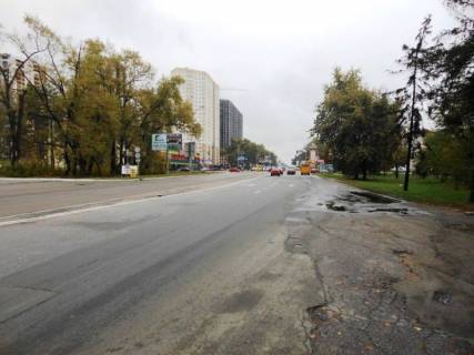 Billboard B in Brovary, 6х3  m. Brovari, st. Kiivs'ka, navproti budinku 292, cerez 40m pisla AZS "KLO", za 40m do rozvilki z st. Gagarina ta st. V'aceslava Cornovola, za 100m do magazinu Sil'po ta restoranu KFC Photo 1