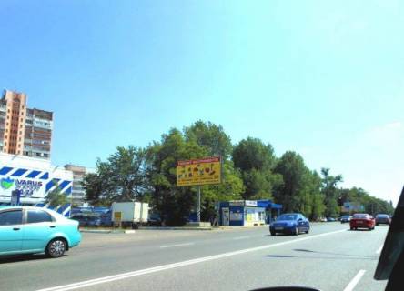 Billboard B in Brovary, 6х3   m. Brovari, st. Kiivs'ka, bila avtobusnoi zupinki ta magazinu "Varus", zaizd na rinok, cerez 110m pisla povorotu do magazinu "ATB", cerez 185m pisla AZS "WOG", cerez 205m pisla povorotu na st. Vasila Stefanika, za 130m do povorotu na st. Vasila Photo 1
