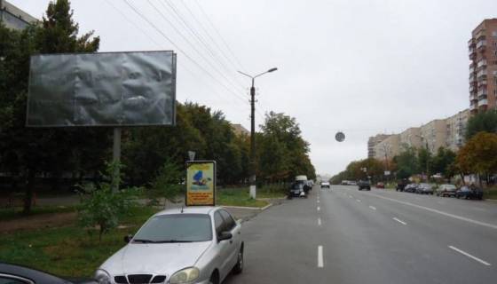 Billboard B in Brovary, 6х3  m. Brovari, bul'var Nezaleznosti, 10, povorot na st. Cernigivs'ka, za 150m do povorotu na st. Volnovas'ka, cerez 185m pisla rozvilki z st. Cornih Zaporozciv Photo 1
