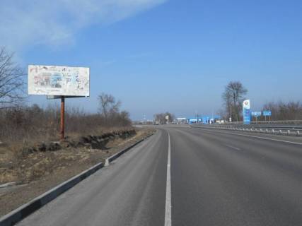 Billboard B in With. Sokolivka s. Sokolivka, trasa M-05 Kiiv-Odesa, km 70+540 pravo, za 240m do AZS LUXWEN, cerez 590m pisla povorotu na s. Sokolivka Photo 1